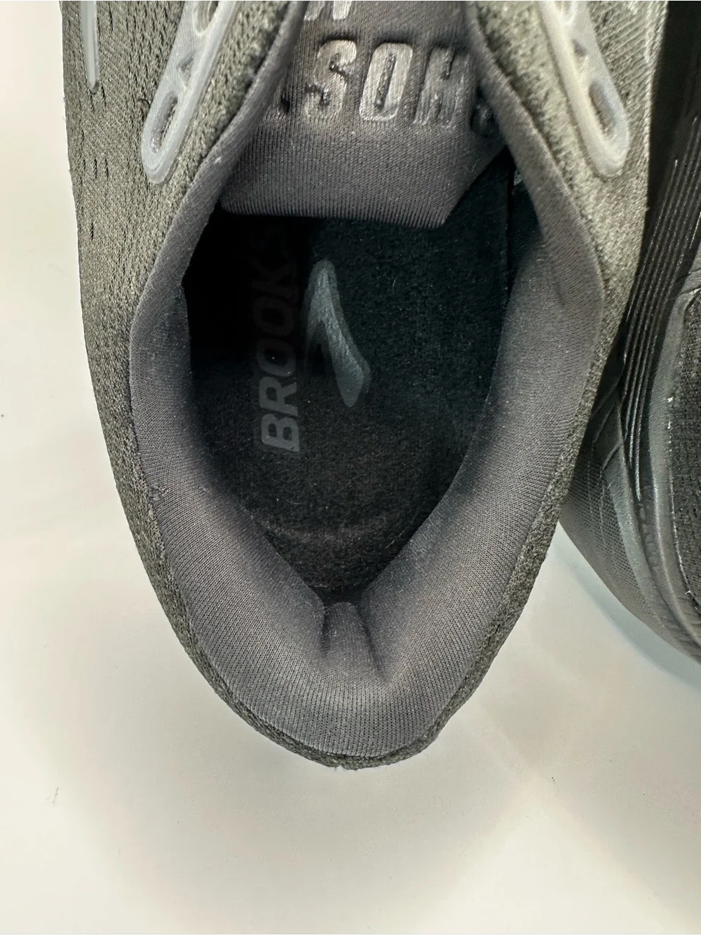 Brooks Ghost Max Shoes Mens Size 13Wide 4E Black Running Sneakers Athletic